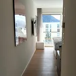 Luxury Penthouse 4 Bedroom 8 Min Walk To Wef شقة