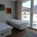 Luxury Penthouse 4 Bedroom 8 Min Walk To Wef شقة *