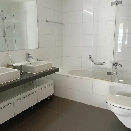 Luxury Penthouse 4 Bedroom 8 Min Walk To Wef شقة