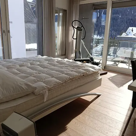 Luxury Penthouse 4 Bedroom 8 Min Walk To Wef Apartment