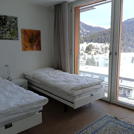 Luxury Penthouse 4 Bedroom 8 Min Walk To Wef Apartment *
