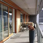 Luxury Penthouse 4 Bedroom 8 Min Walk To Wef דירה