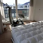 Luxury Penthouse 4 Bedroom 8 Min Walk To Wef דירה דאבוס
