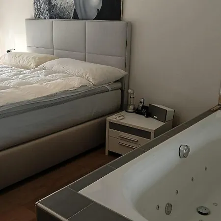 Luxury Penthouse 4 Bedroom 8 Min Walk To Wef דירה *